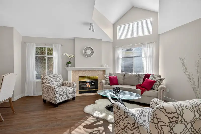 53 19649 53 AVENUE - photo 2 of 40