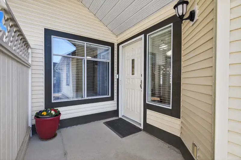 53 19649 53 AVENUE - photo 3 of 40