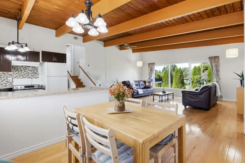 7495 LEARY CRESCENT - photo 3 of 40