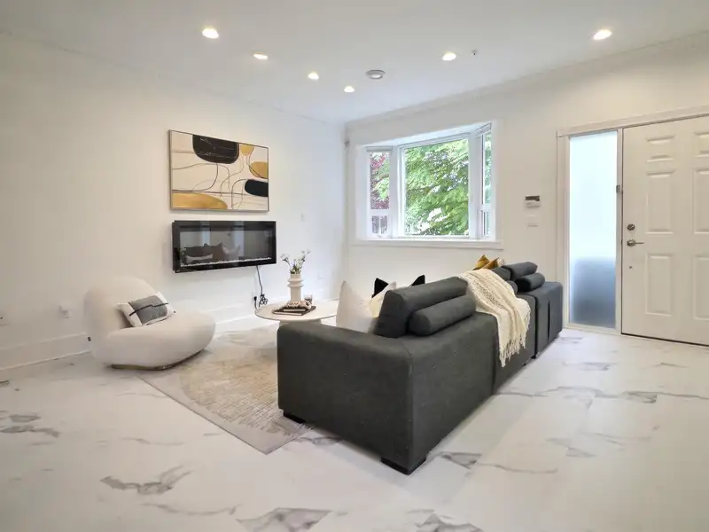 2709 W 37TH AVENUE - photo 2 of 30