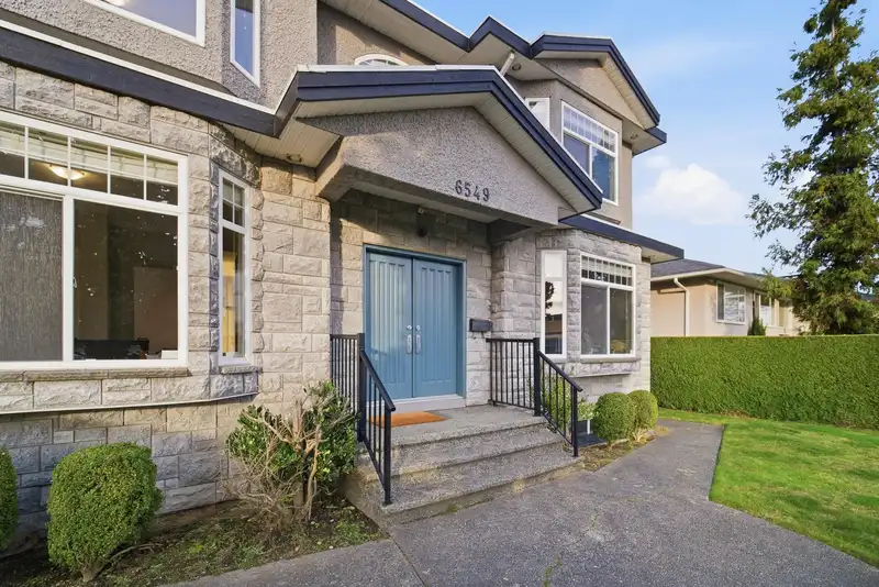 6549 DUNNEDIN STREET - photo 3 of 40