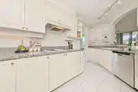 18D 338 TAYLOR WAY - thumbnail 10