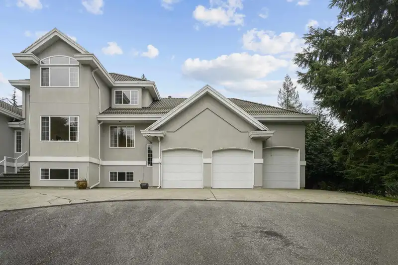 220 FERN DRIVE - photo 2 of 40