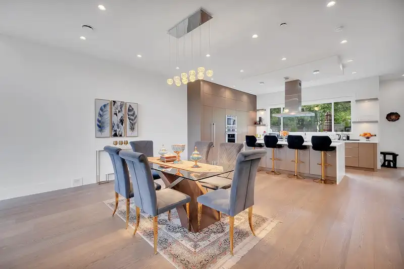 440 W QUEENS ROAD - photo 3 of 40
