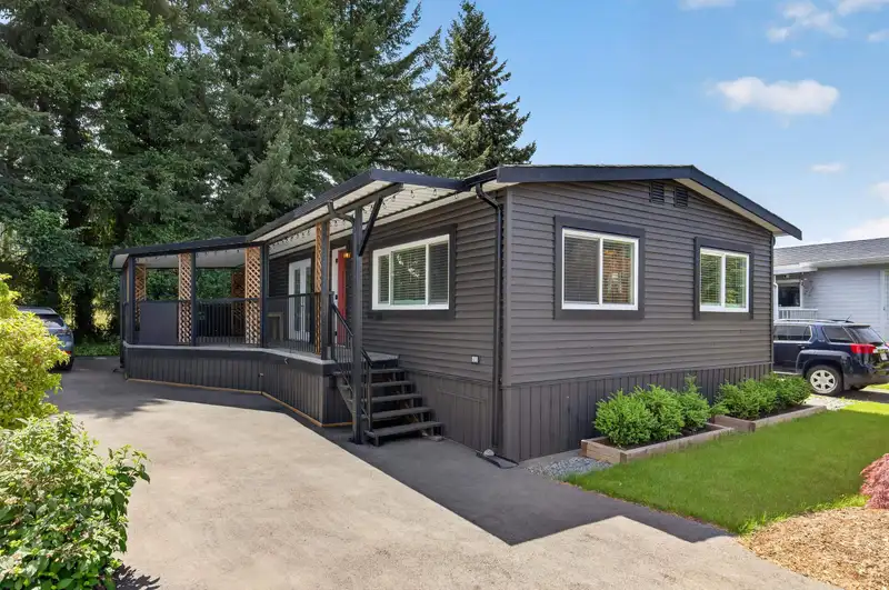 5 31313 LIVINGSTONE AVENUE - photo 1 of 40