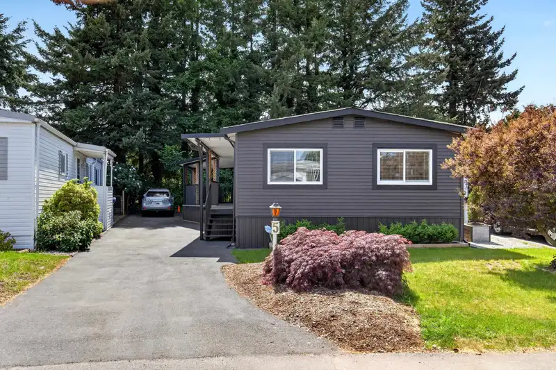 5 31313 LIVINGSTONE AVENUE - photo 3 of 40
