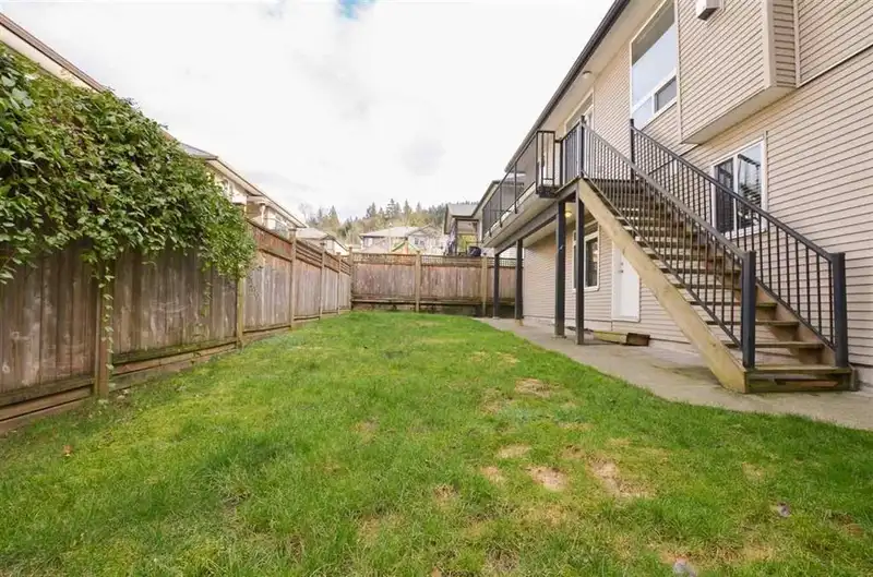 24905 108A AVENUE - photo 2 of 18