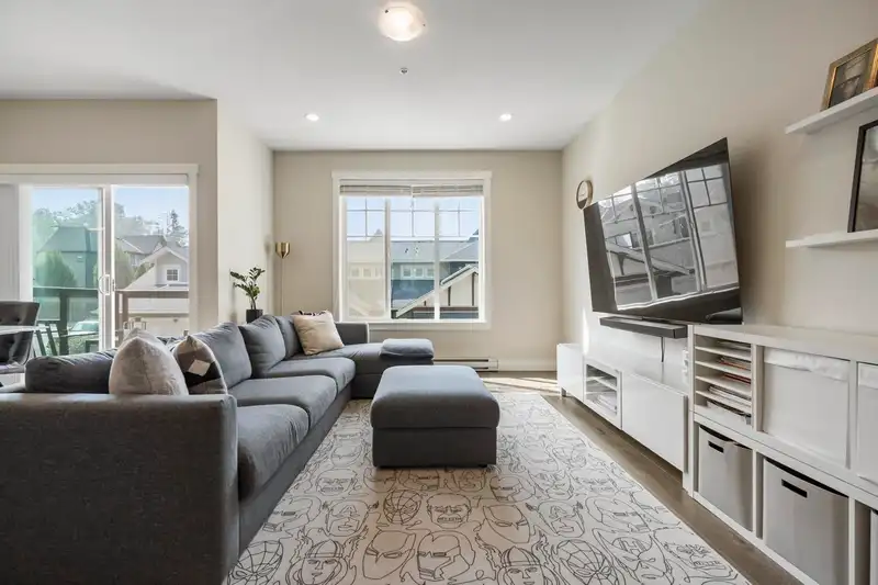 141 20498 82 AVENUE - photo 2 of 38