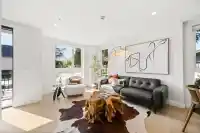 109 5398 207 STREET - thumbnail 1