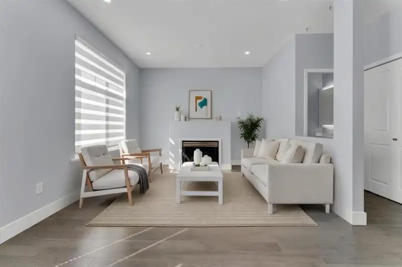 14852 58 AVENUE - photo 1 of 40