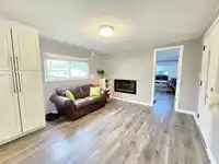 56 8220 KING GEORGE BOULEVARD - thumbnail 5