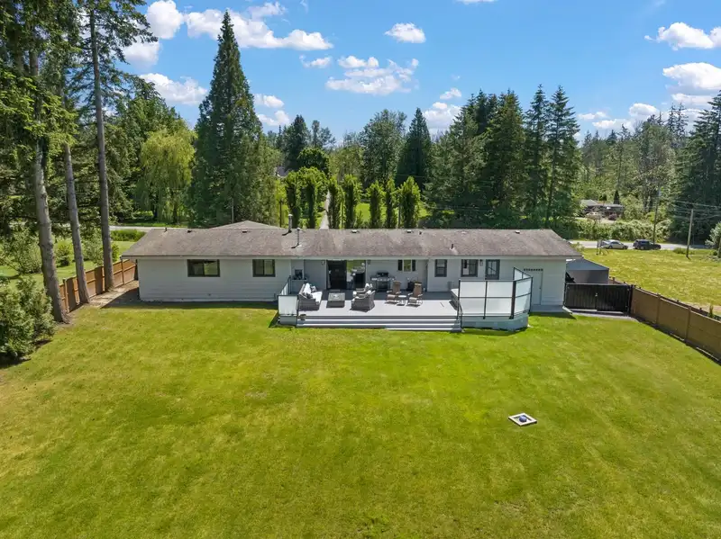 23111 48 AVENUE - photo 4 of 40