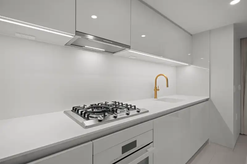 702 1033 NELSON STREET - photo 2 of 29