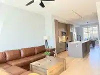 43 3552 VICTORIA DRIVE - thumbnail 1