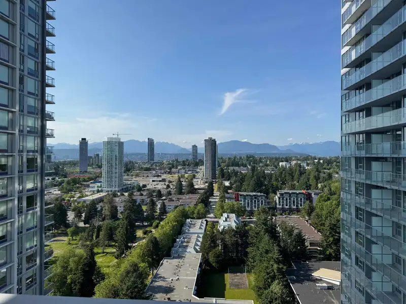2409 13768 100 AVENUE - photo 1 of 34