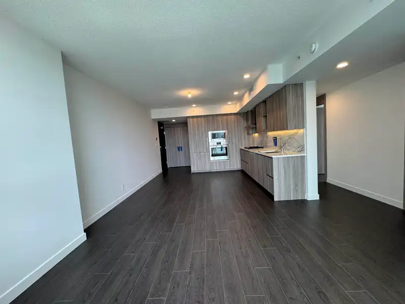 2409 13768 100 AVENUE - photo 4 of 34