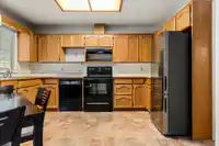 31 3351 HORN STREET - thumbnail 9