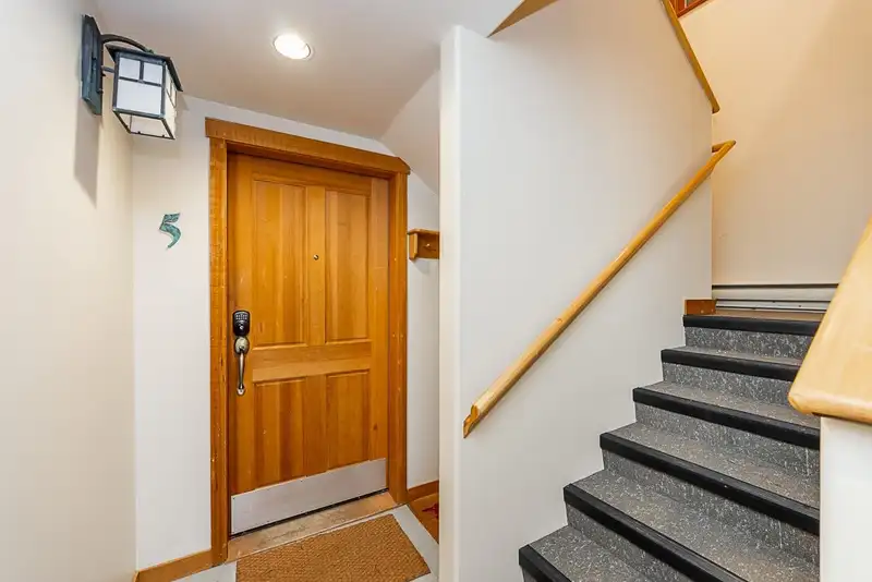 5 2240 NORDIC DRIVE - photo 2 of 40