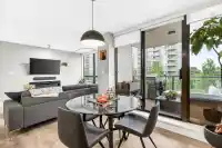 604 2959 GLEN DRIVE - thumbnail 1