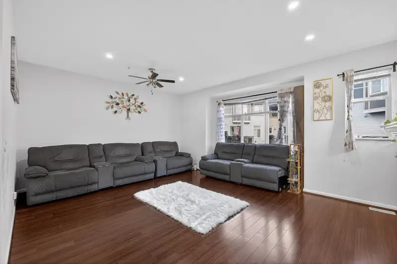 57 1010 EWEN AVENUE - photo 1 of 32
