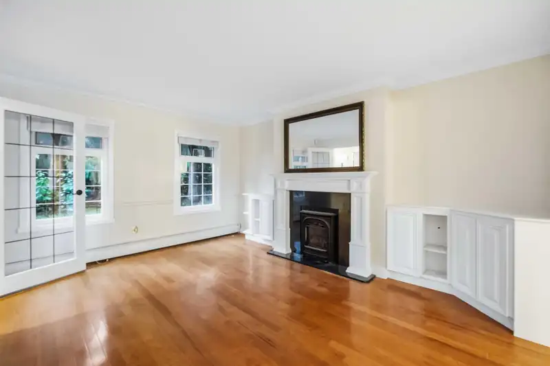 17283 20 AVENUE - photo 3 of 39