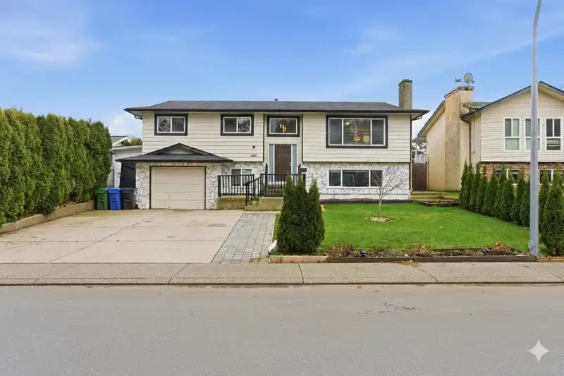 1460 KASLO COURT - photo 1 of 30