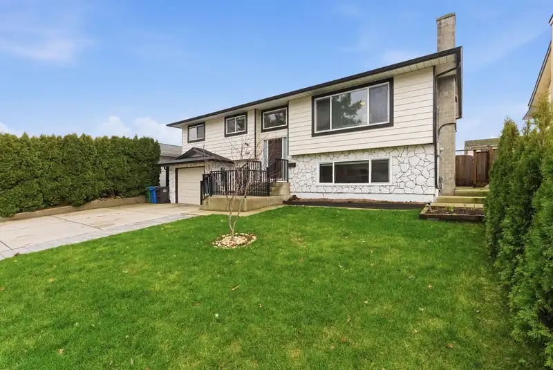 1460 KASLO COURT - photo 2 of 30
