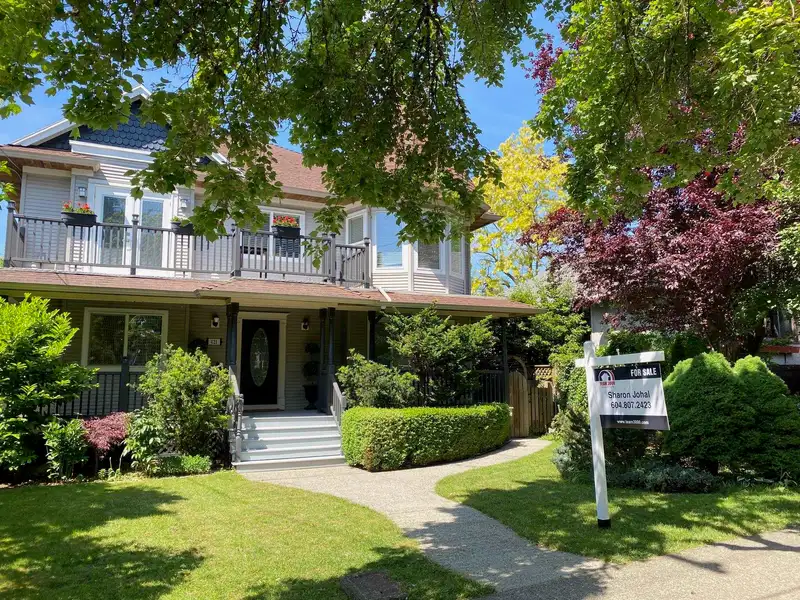 421 KELLY STREET - photo 2 of 22