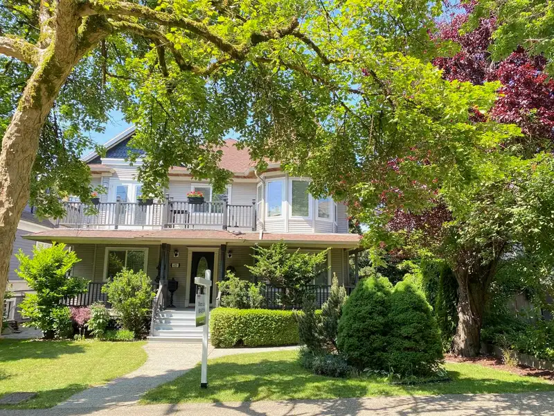421 KELLY STREET - photo 3 of 22