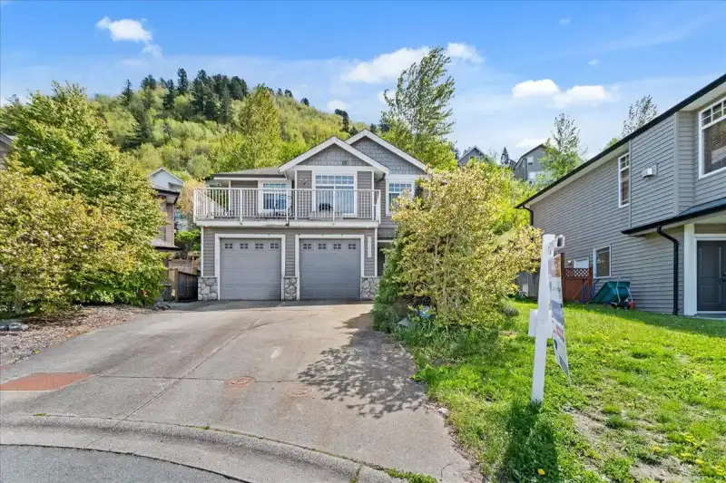 5726 KESTREL DRIVE - photo 1 of 32
