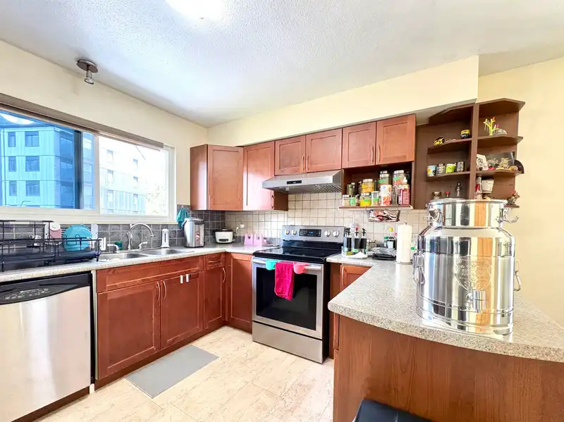 257 ANGELA DRIVE - photo 4 of 35