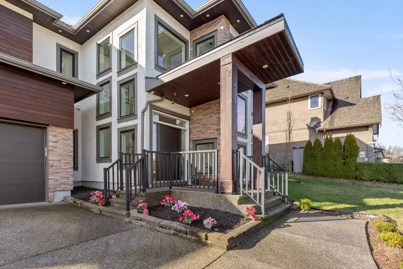 2697 AQUILA DRIVE - photo 3 of 40