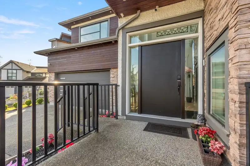 2697 AQUILA DRIVE - photo 4 of 40