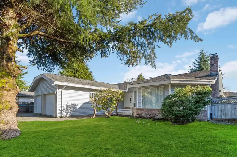 14082 20 AVENUE - photo 1 of 29