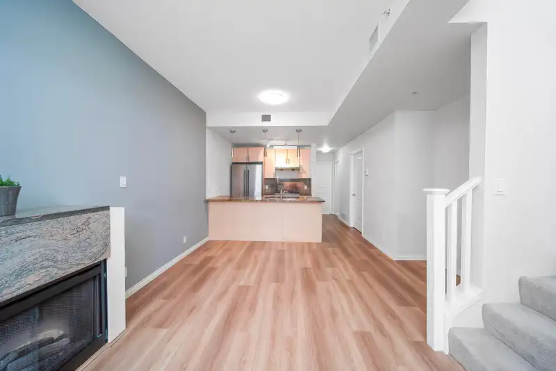 303 1211 MELVILLE STREET - photo 2 of 38