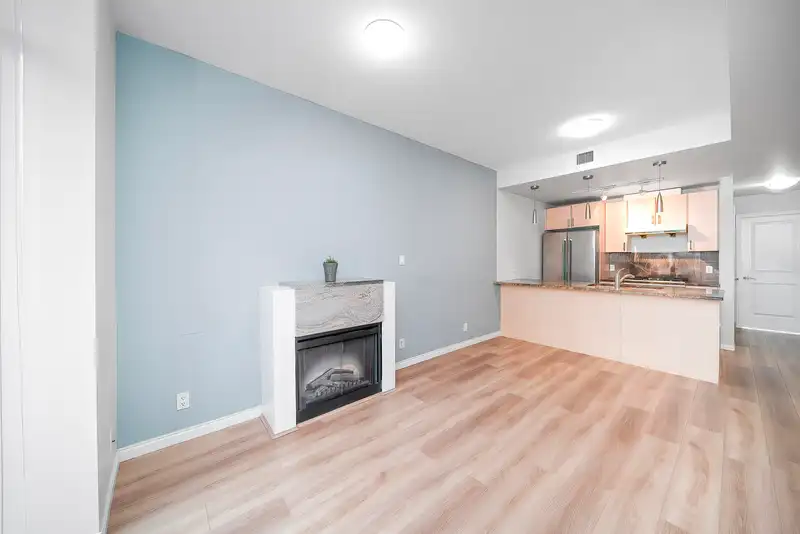 303 1211 MELVILLE STREET - photo 3 of 38