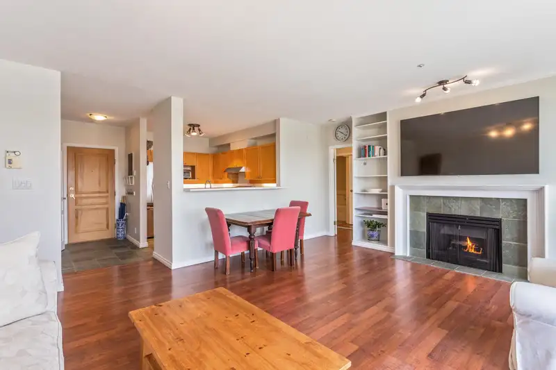 306 1820 E KENT AVENUE SOUTH - photo 4 of 38