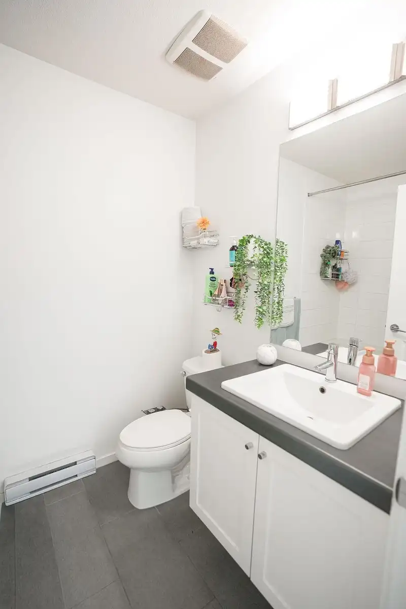 20 14955 60 AVENUE - photo 3 of 37
