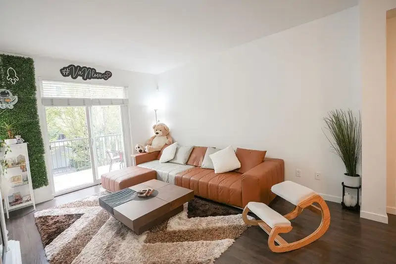 20 14955 60 AVENUE - photo 4 of 37
