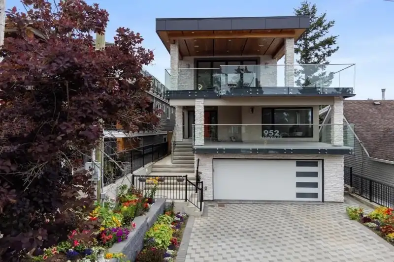 952 PARKER STREET - photo 1 of 40