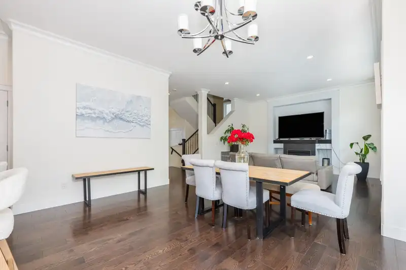 16148 28A AVENUE - photo 4 of 33