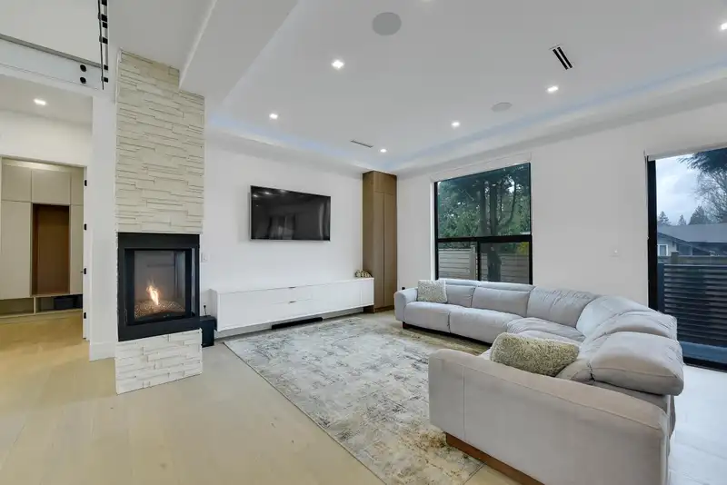15711 ASTER ROAD - photo 4 of 39