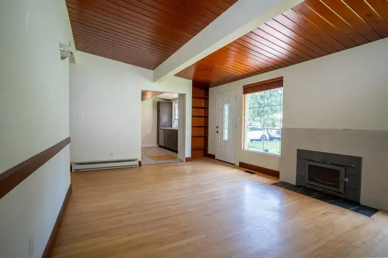9714 131 STREET - photo 4 of 31