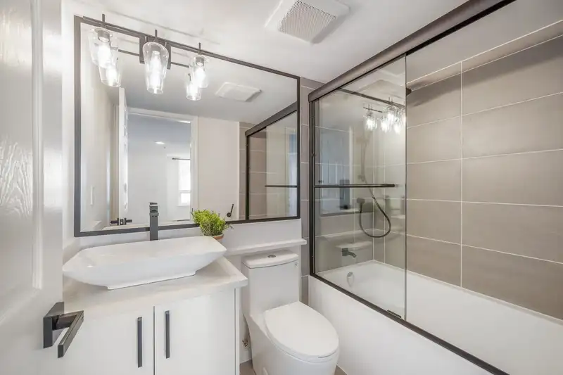 410 14355 103 AVENUE - photo 4 of 17