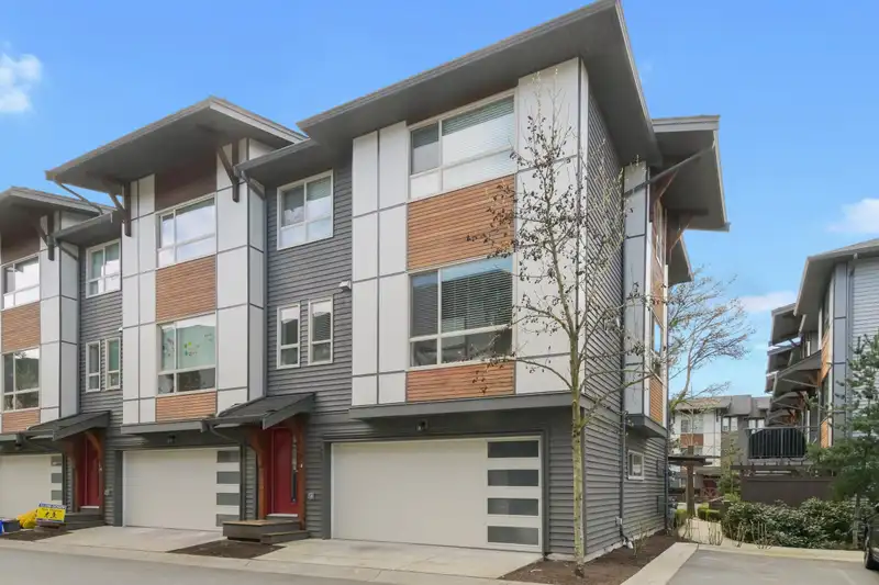 32 8508 204 STREET - photo 2 of 34