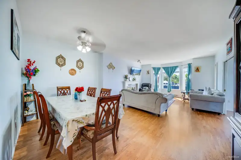 209 20680 56 AVENUE - photo 3 of 30