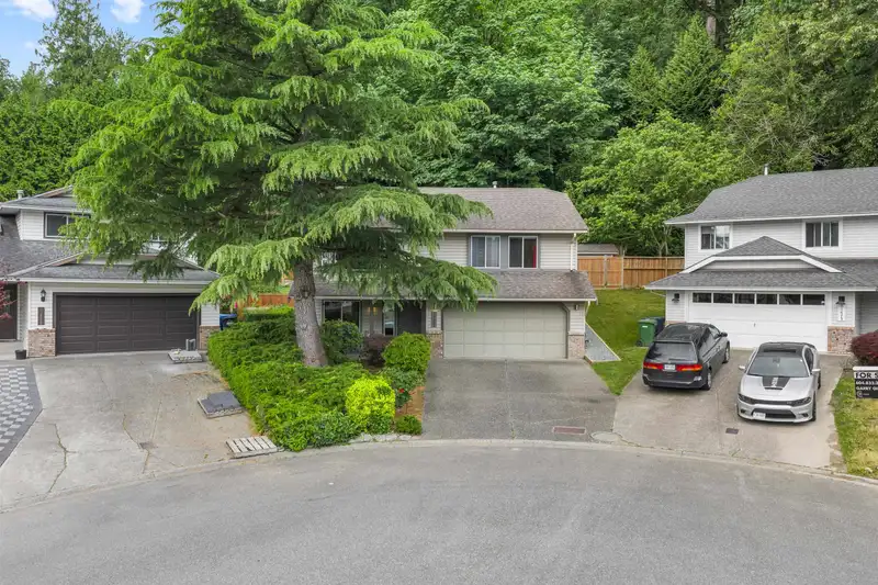 31472 CROSSLEY COURT - photo 2 of 40