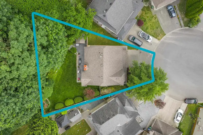31472 CROSSLEY COURT - photo 4 of 40