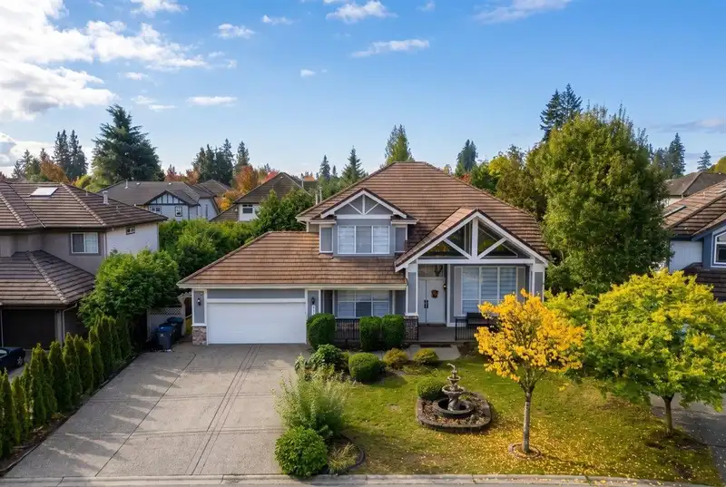 7355 146A STREET - photo 2 of 38