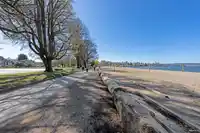 202 2036 YORK AVENUE - thumbnail 2